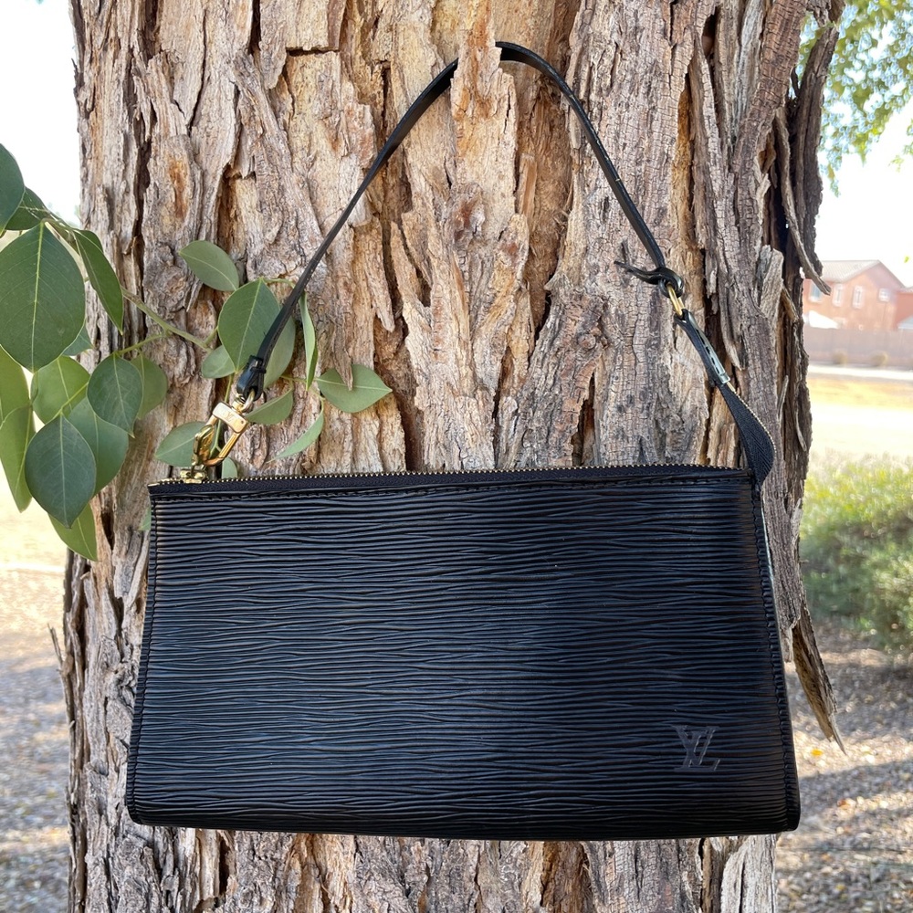 Louis Vuitton Epi Pochette Accessory Pouch Black